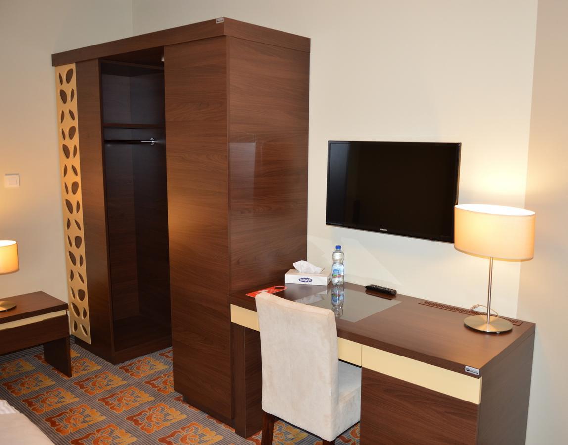 Hotel Via Baltica Lomza Ngoại thất bức ảnh