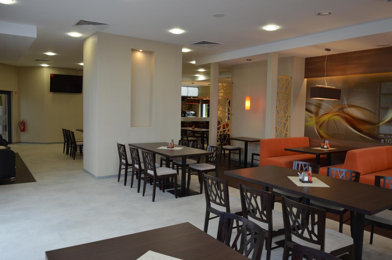 Hotel Via Baltica Lomza Ngoại thất bức ảnh